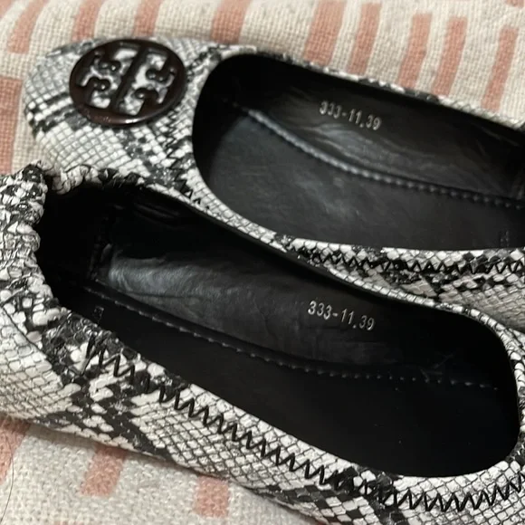 Tory Burch Snake Flats Size 8 black and white - Picture 11 of 14